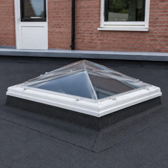 Lichtkoepel Polycarbonaat Piramide Driewandig Helder