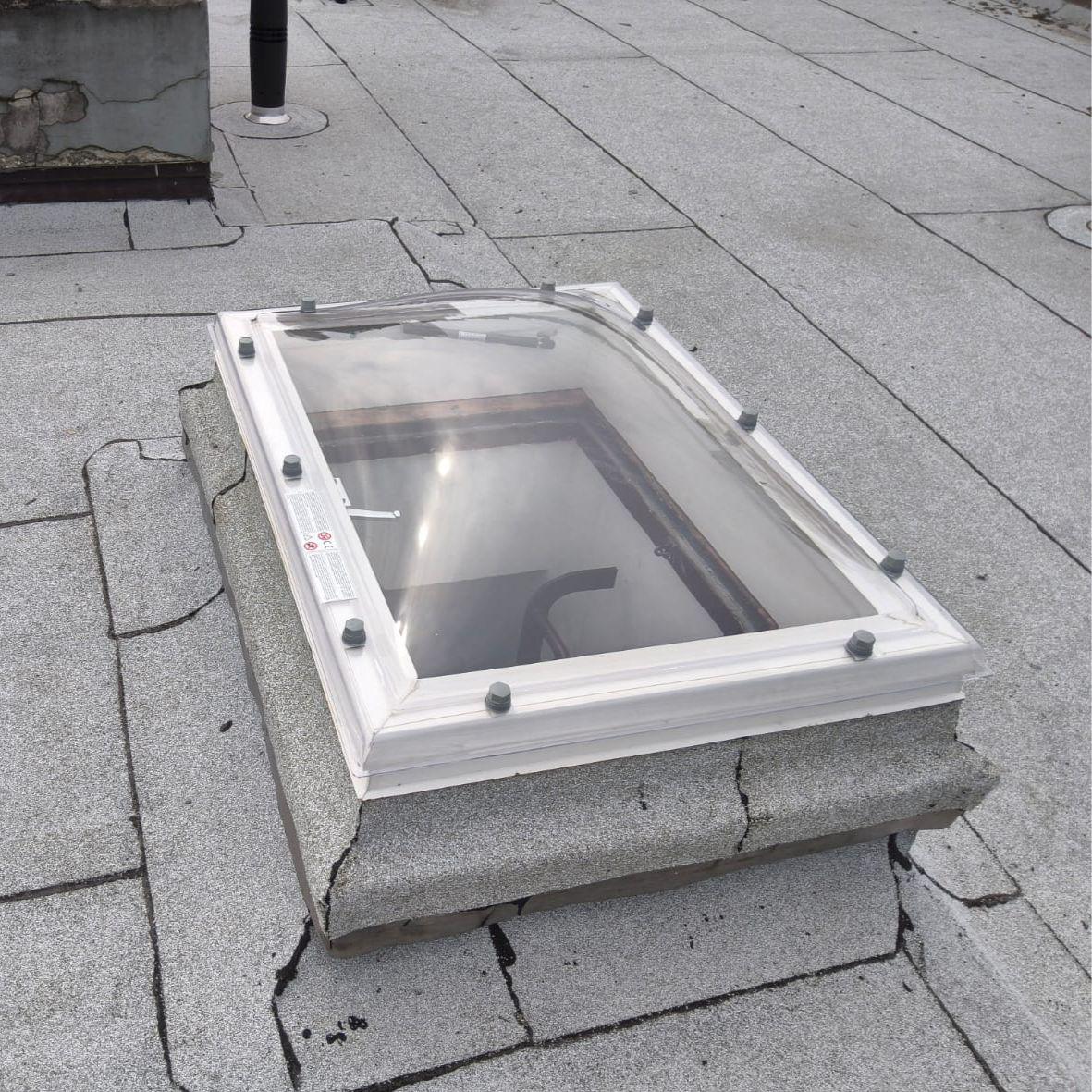 Lichtkoepel bolvormig 30 × 130 cm | polycarbonaat driewandig