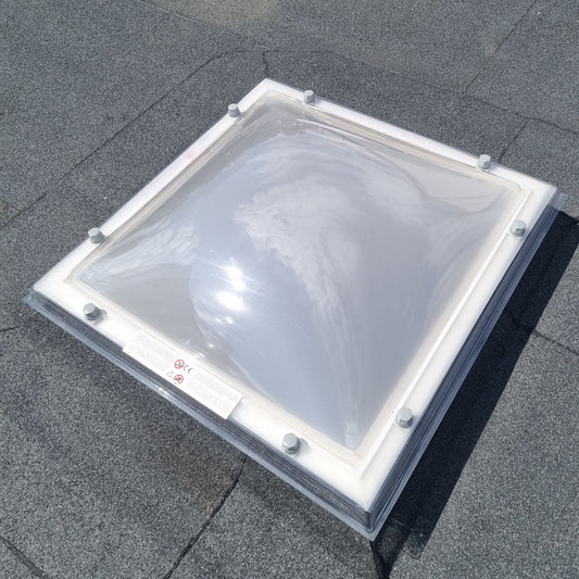 Lichtkoepel – Polycarbonaat – Bolvormig – 90 x 90 – 4-wandig – Opaal (hoofdfoto)